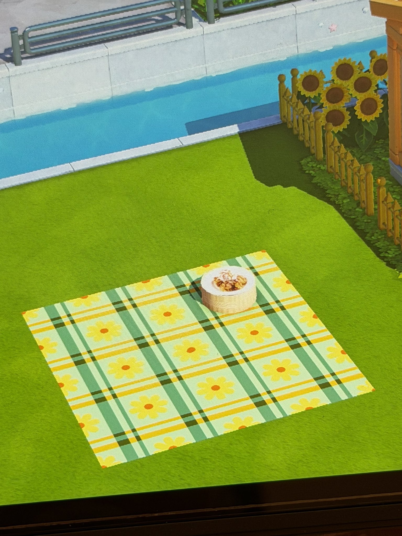 Picnic Basket and Blanket Tip — Tomodachi Life DIY pattern