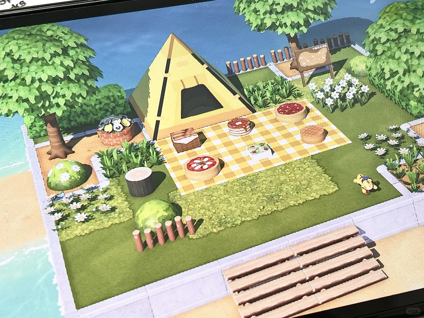 ピクニックマットに食べ物を描いたキャンプエリア — トモダチライフ DIY 図案（1枚目）